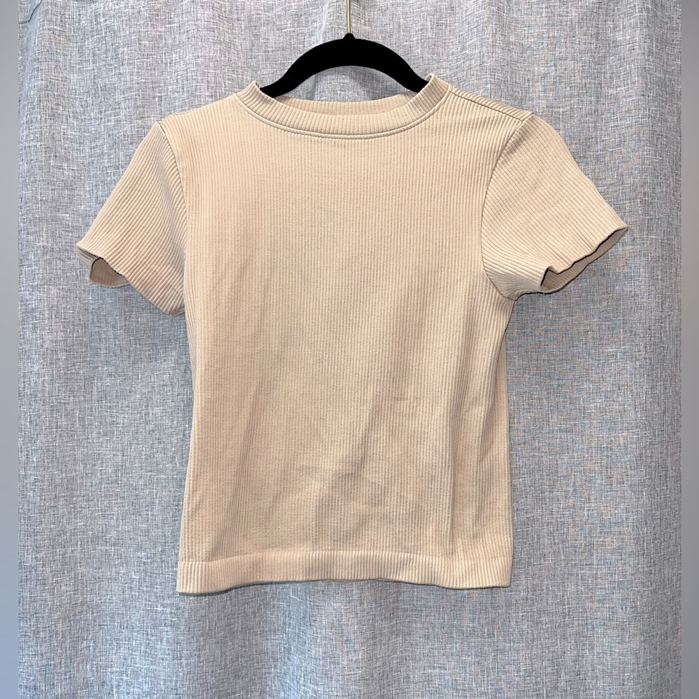 Women's Old Navy Cropped Tee Large NWT - Picture 1 of 3